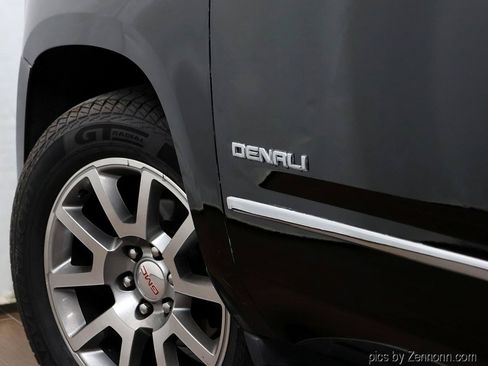 Used 2019 GMC Yukon XL Denali AWD/4WD image 9