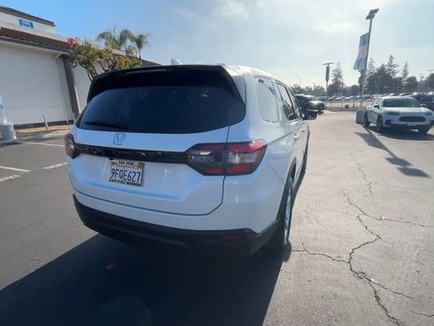 Used 2023 Honda Pilot LX image 8