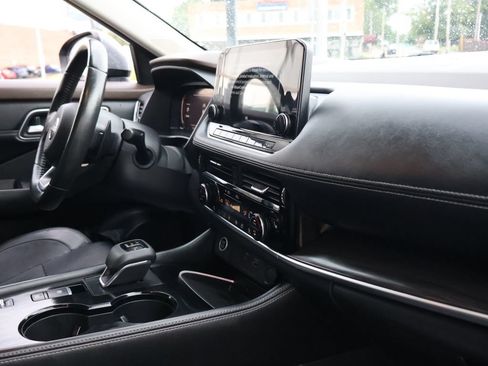 Used 2023 Nissan Rogue Platinum w/ Platinum Premium Package FWD image 9