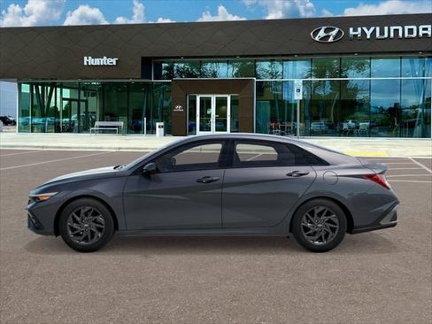 New 2026 Hyundai Elantra Blue FWD image 3