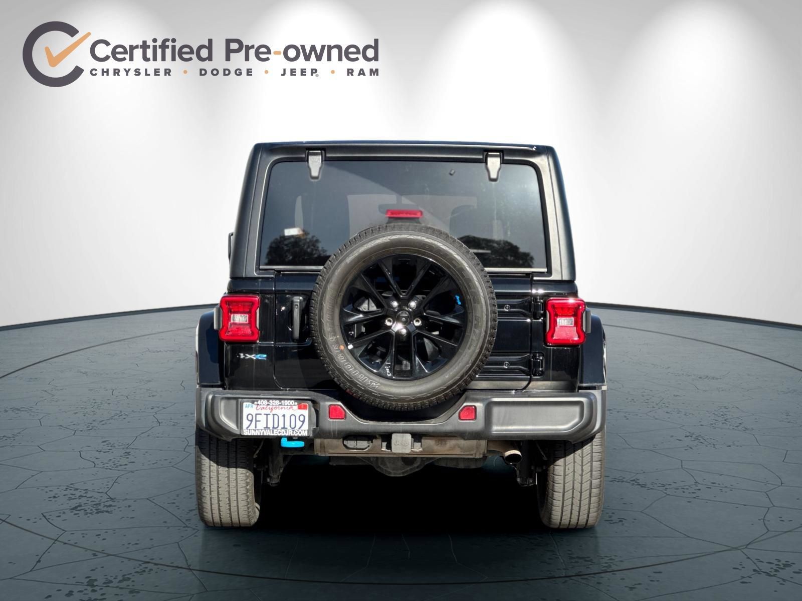 Used 2023 Jeep Wrangler Unlimited Sahara AWD/4WD image 5