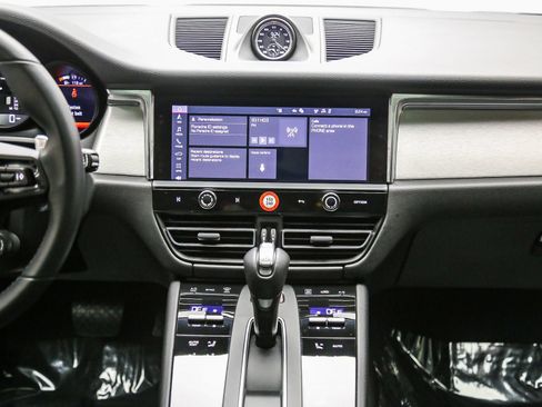Certified 2026 Porsche Macan AWD/4WD image 50