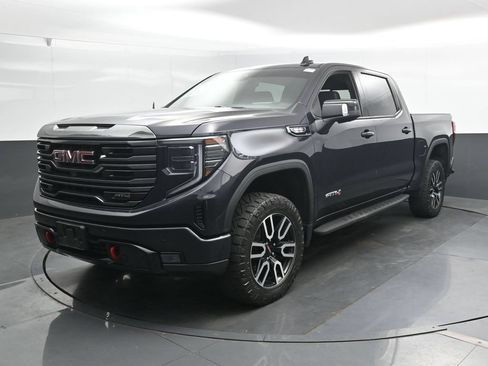 Used 2022 GMC Sierra 1500 AT4 w/ AT4 Premium Package AWD/4WD image 10