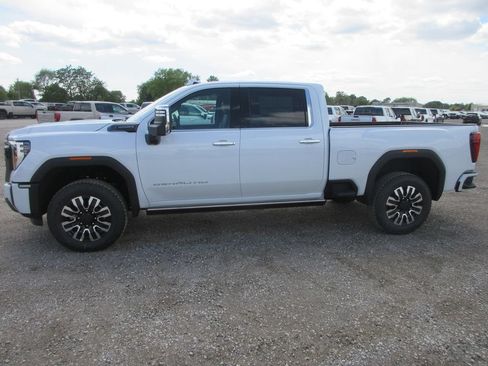 New 2026 GMC Sierra 2500 Denali Ultimate AWD/4WD image 10