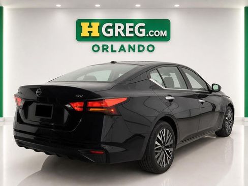 Used 2023 Nissan Altima 2.5 SV FWD image 6