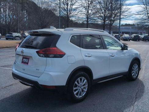 Used 2017 Nissan Rogue SV w/ SV Premium Package image 5