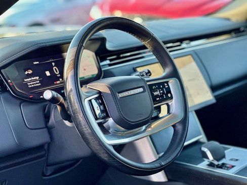 Used 2024 Land Rover Range Rover Long Wheelbase Autobiography image 12