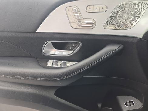 Used 2025 Mercedes-Benz GLS 450 4MATIC image 26