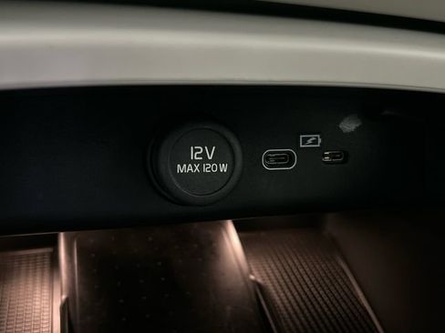 Certified 2023 Volvo XC40 B5 Plus w/ Driver Assist Package image 27