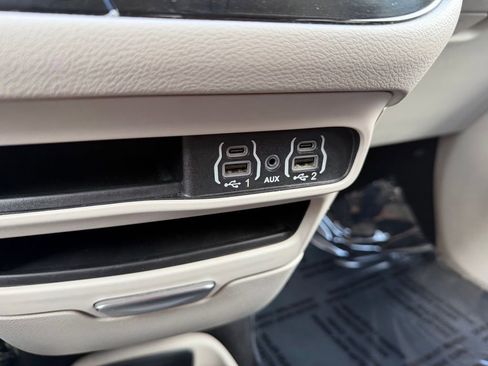 Used 2023 Chrysler Voyager LX image 21