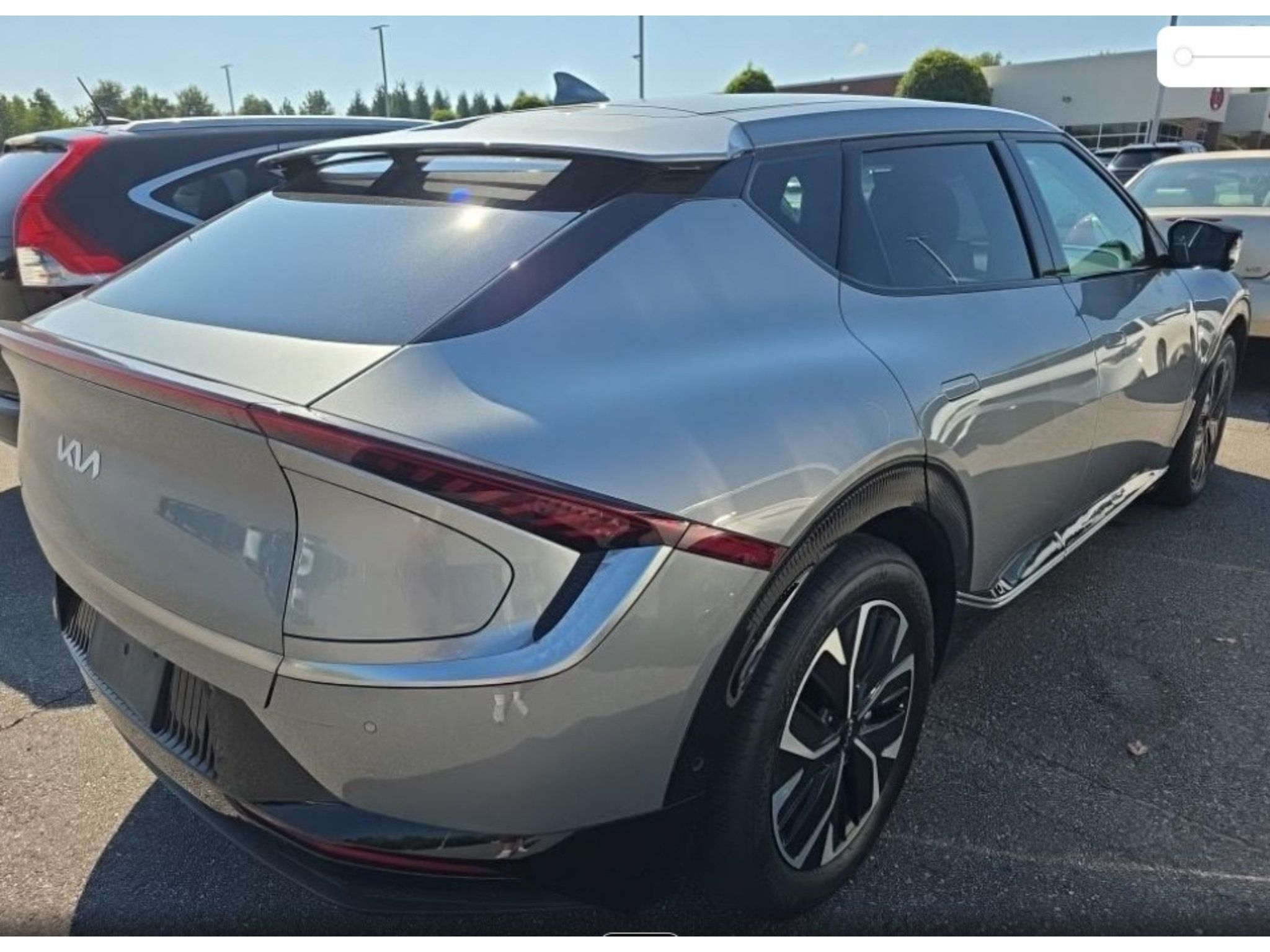 Used 2024 Kia EV6 Wind w/ Wind Technology Package AWD/4WD image 3