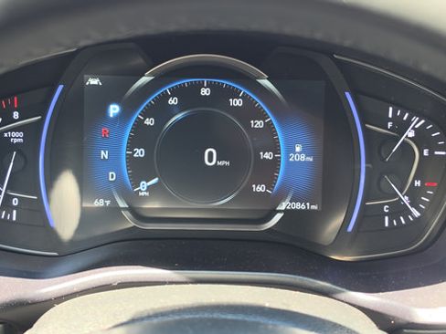 Used 2020 Hyundai Santa Fe SEL w/ Convenience Package AWD/4WD image 10