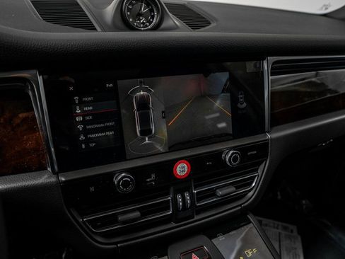 New 2026 Porsche Macan AWD/4WD image 20