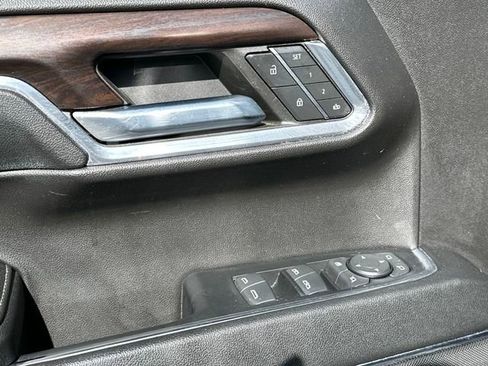 Used 2024 GMC Sierra 1500 SLT image 15