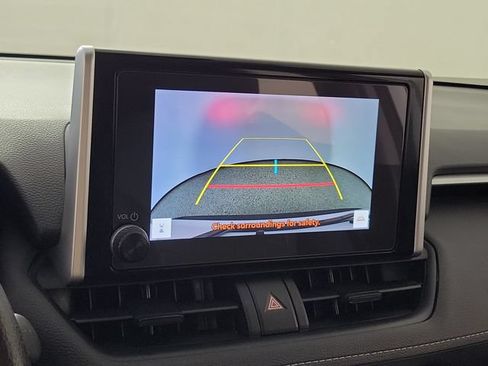 Used 2025 Toyota RAV4 XLE FWD image 29