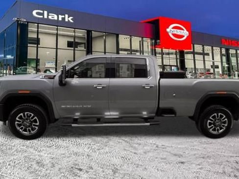 Used 2025 GMC Sierra 3500 SLT w/ SLT Premium Package image 4