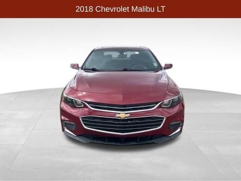 Used 2018 Chevrolet Malibu LT w/ Leather Package image 2