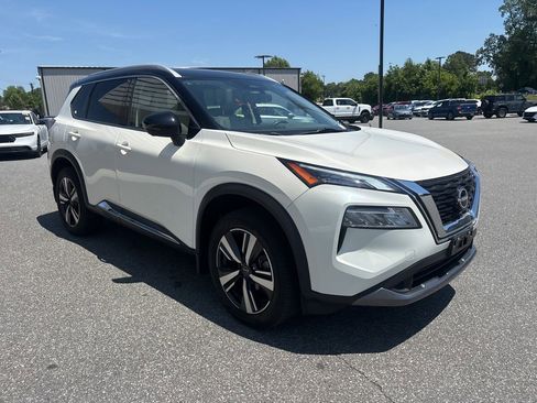 Used 2023 Nissan Rogue SL AWD/4WD image 9