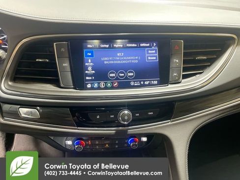 Used 2024 Buick Enclave Premium image 13