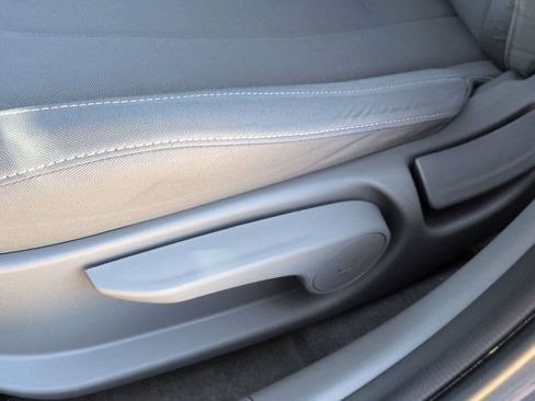 Certified 2024 Hyundai Elantra SEL FWD image 18