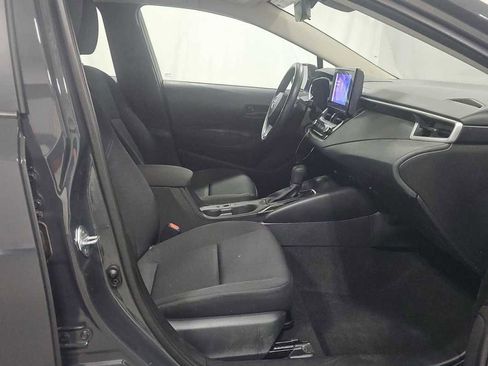 Used 2025 Toyota Corolla LE FWD image 8