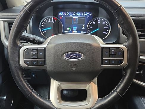 Used 2023 Ford Expedition Max XLT image 16