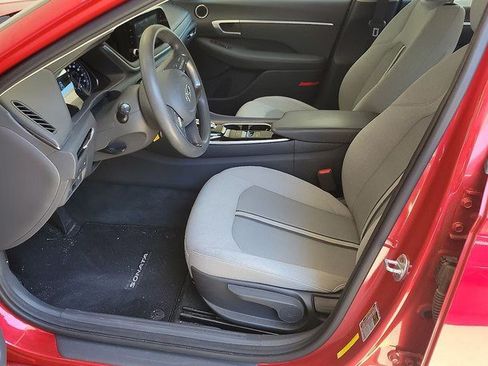 Used 2022 Hyundai Sonata SE FWD image 4