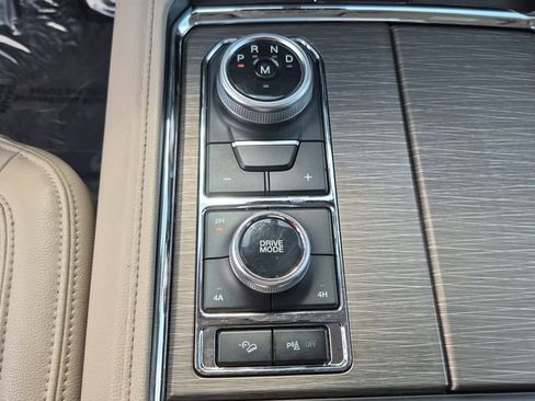 Used 2024 Ford Expedition Max Limited image 29