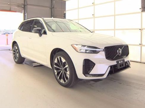Used 2026 Volvo XC60 B5 Plus AWD/4WD image 4