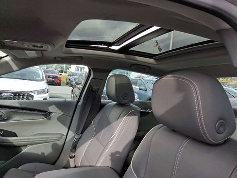 Used 2018 Chevrolet Impala Premier w/ Premier Confidence Package image 14