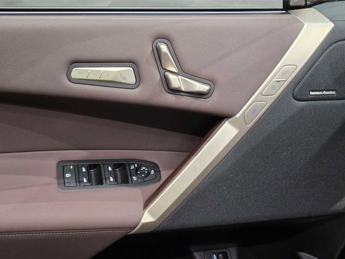 New 2026 BMW iX xDrive60 image 23