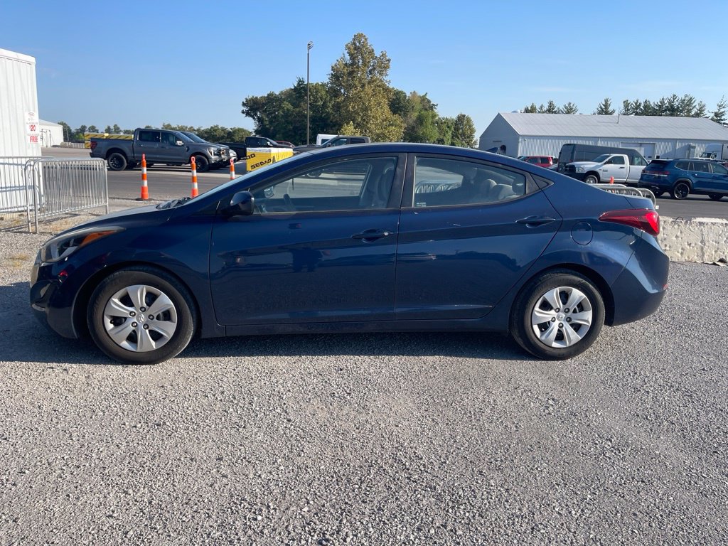 Used 2016 Hyundai Elantra SE FWD image 1