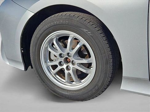 Used 2017 Toyota Prius Two w/ Carpet Mat Package FWD image 15