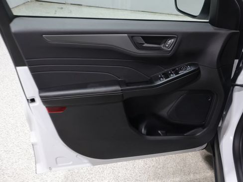 Used 2025 Ford Escape Active AWD/4WD image 10
