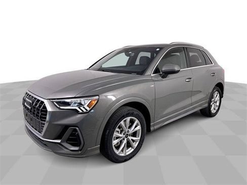 Used 2024 Audi Q3 2.0T Premium image 1