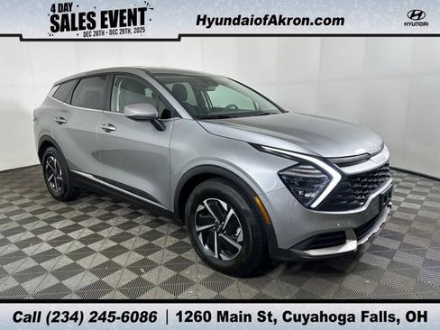 Used 2024 Kia Sportage LX image 1