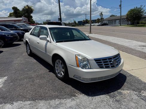 Used 2010 Cadillac DTS FWD image 2