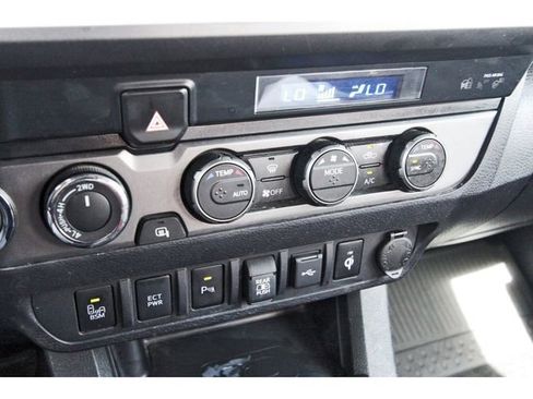 Used 2023 Toyota Tacoma TRD Off-Road w/ Advanced Technology Package AWD/4WD image 25