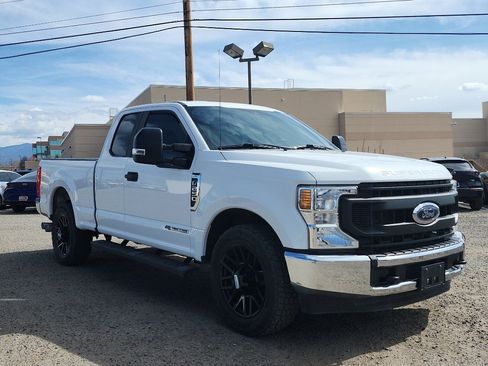 Used 2020 Ford F250 XL w/ Power Equipment Group image 3