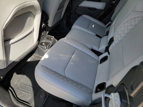 Used 2021 Jeep Gladiator Overland image 10