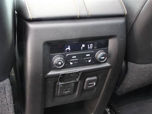 Used 2019 Chevrolet Traverse Premier w/ Redline Edition AWD/4WD image 21