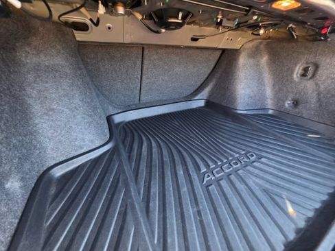 Used 2019 Honda Accord Touring image 37
