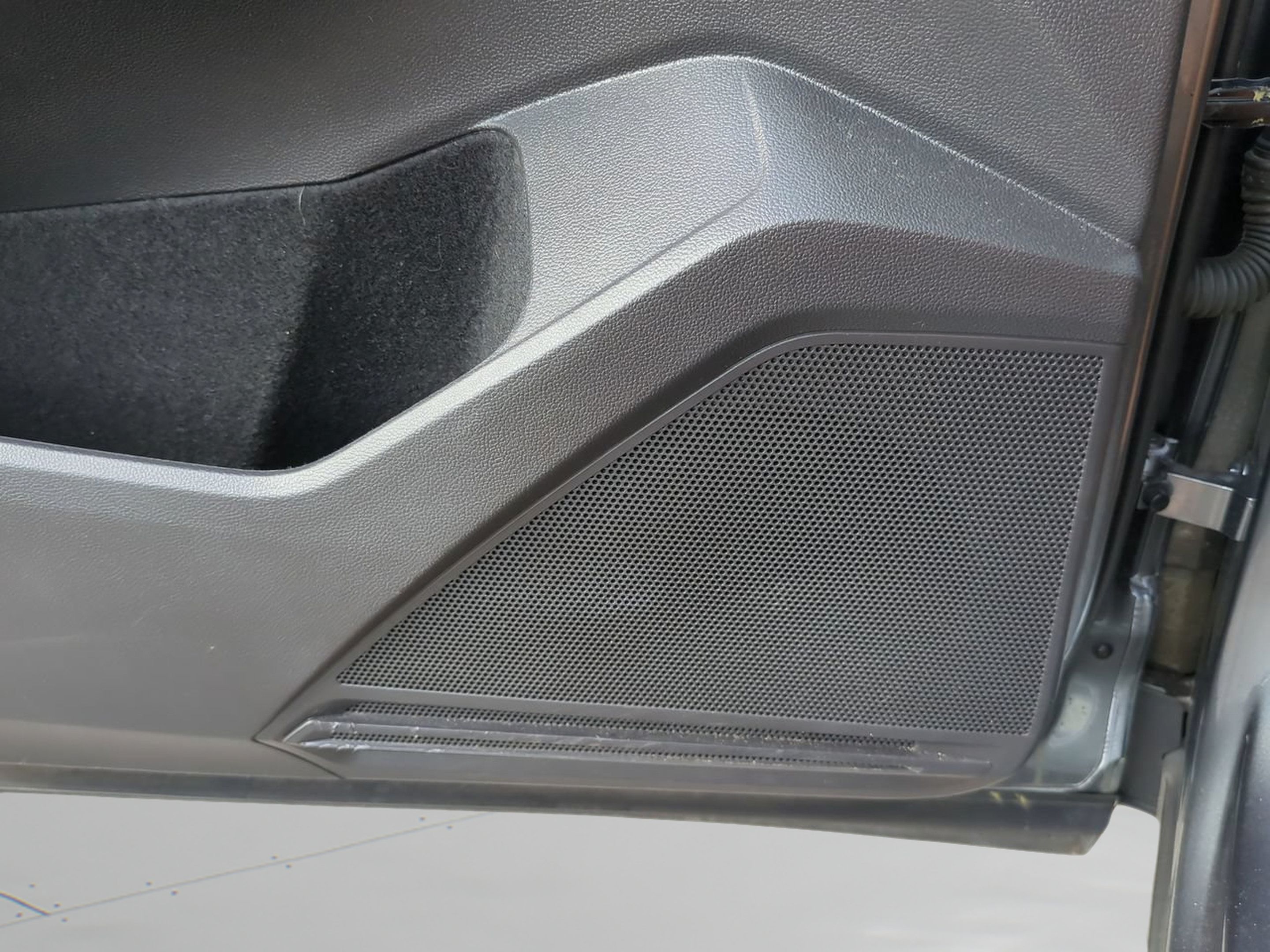 Used 2019 Volkswagen Tiguan SE w/ Panoramic Sunroof Package FWD image 24