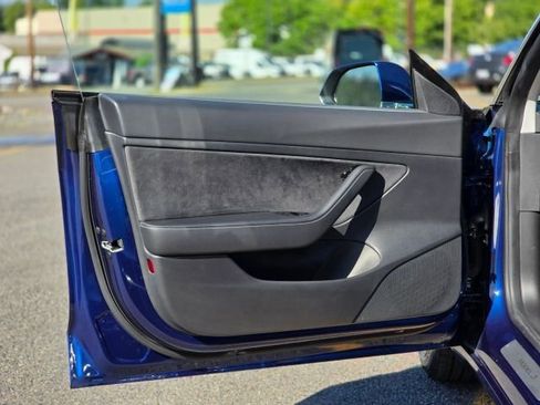 Used 2020 Tesla Model 3 Standard Range Plus image 21