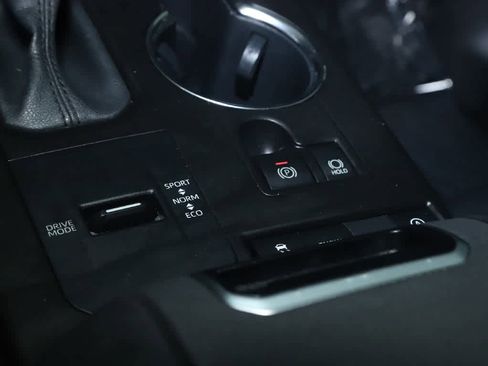 Certified 2020 Toyota Highlander XLE image 29