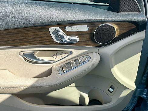 Used 2016 Mercedes-Benz C 300 Sedan image 23
