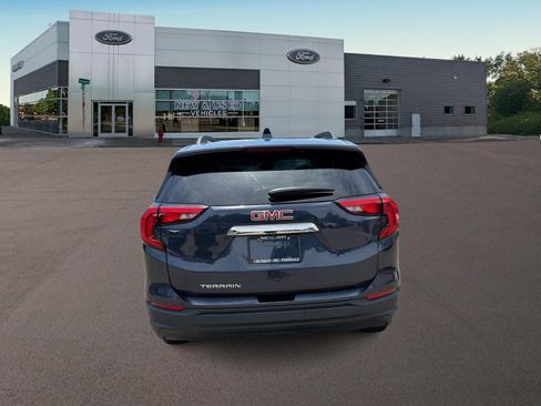 Used 2019 GMC Terrain SLE w/ Driver Convenience Package FWD image 10