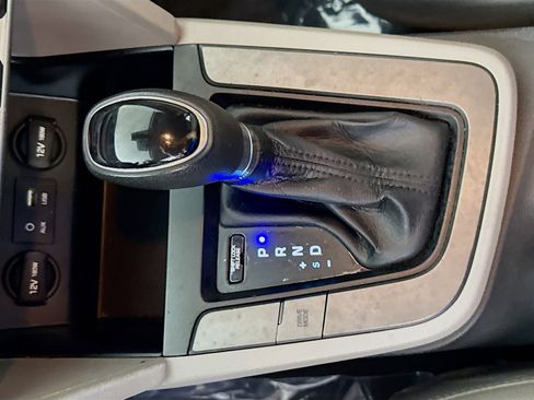 Used 2020 Hyundai Elantra SE image 20
