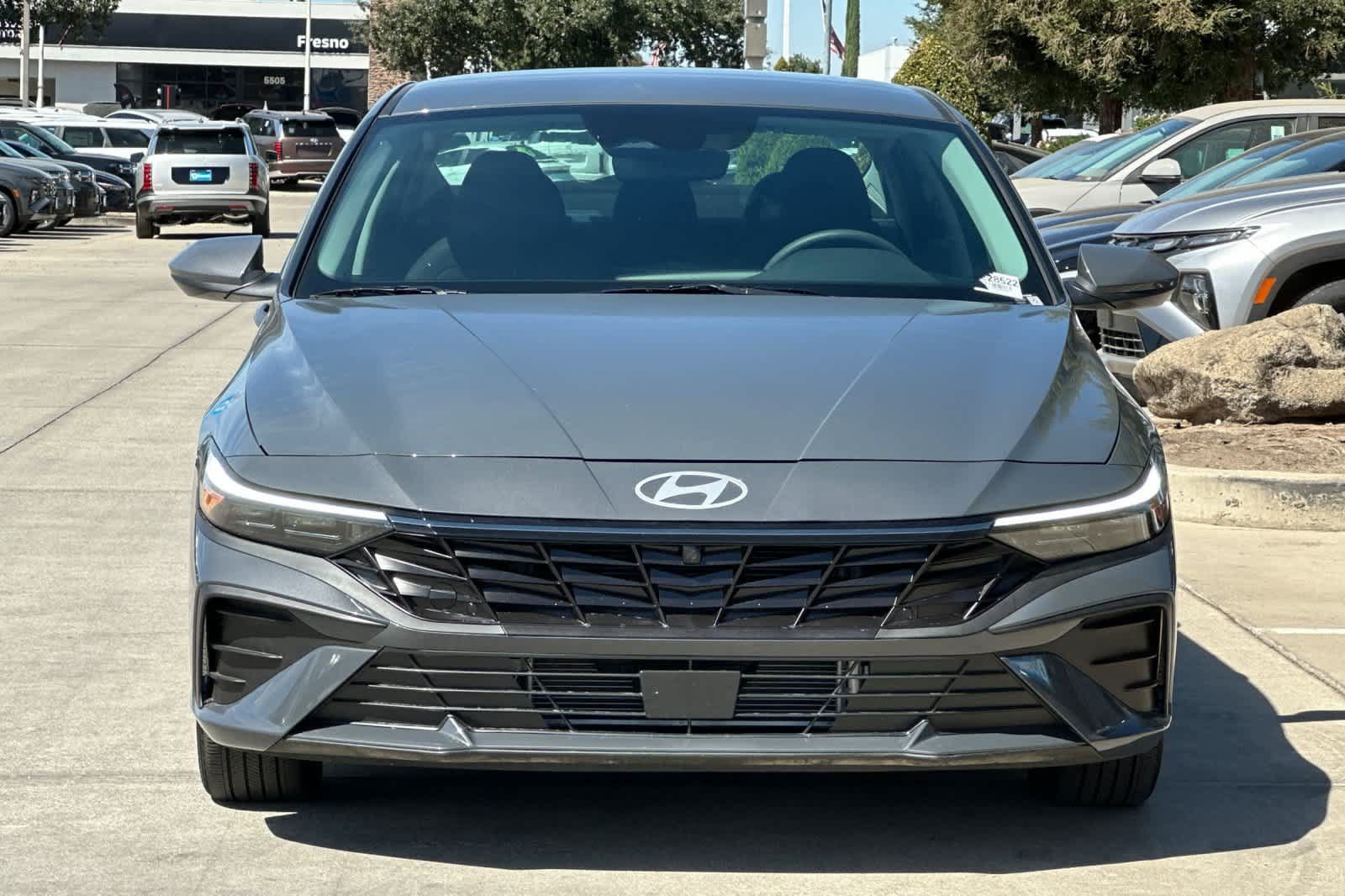 Used 2026 Hyundai Elantra Hybrid FWD image 11
