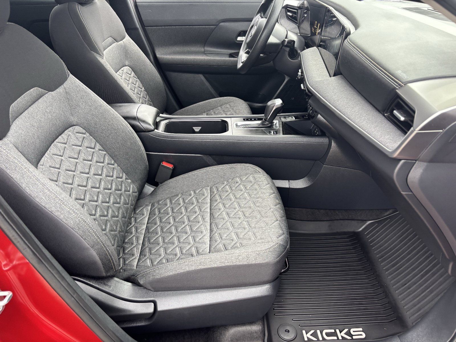 Used 2026 Nissan Kicks SV FWD image 12